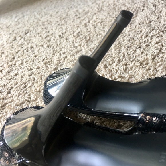 Guess Hondo3 Black/Silver Sequin Peep Toe - Picture 5 of 8